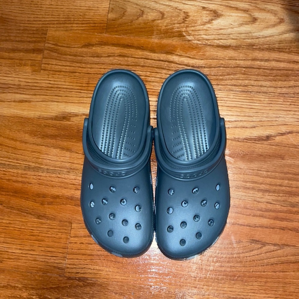 Men’s crocs
